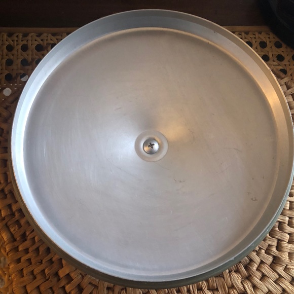 Avocado Green Aluminum Flour Canister by West Bend Circa 60s/70s - Picture 11 of 14